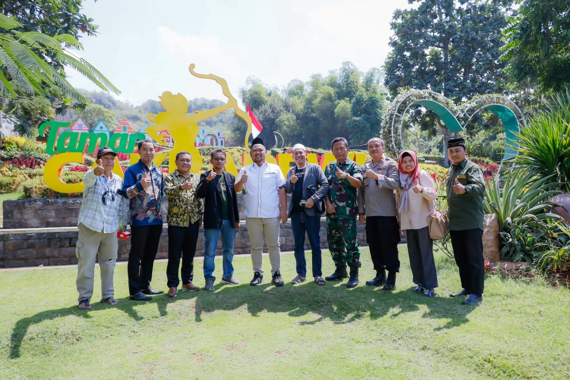 Pemkab Gresik Komitmen Bangun Infrastruktur Jalan Terintegrasi Ke Wisata Desa